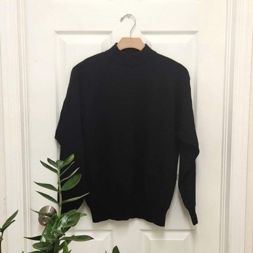 $30 black turtle neck top size 40 M sweater